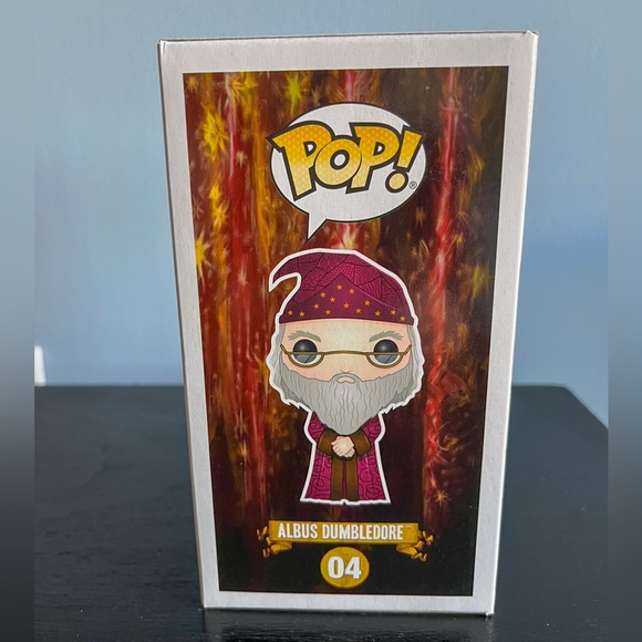 John Lithgow signed Funko Pop! #04 Albus Dumbledore with COA - Picture 4 of 7
